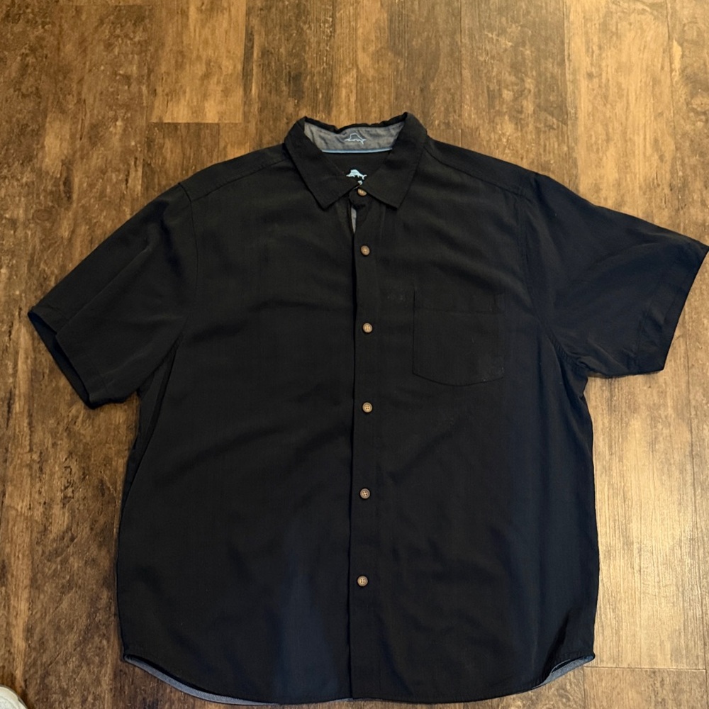 Tommy Bahama Men’s Black XL Embroidered Button Up Shirt